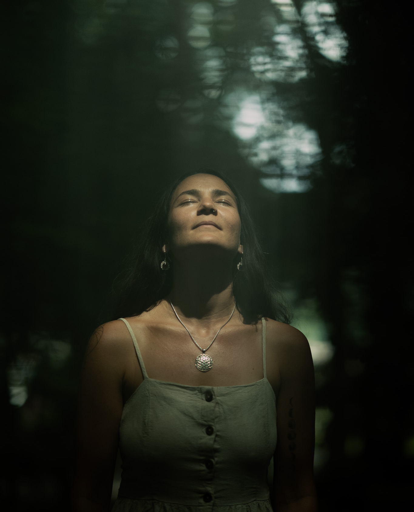 Lena Flurina Bürki im Wald
